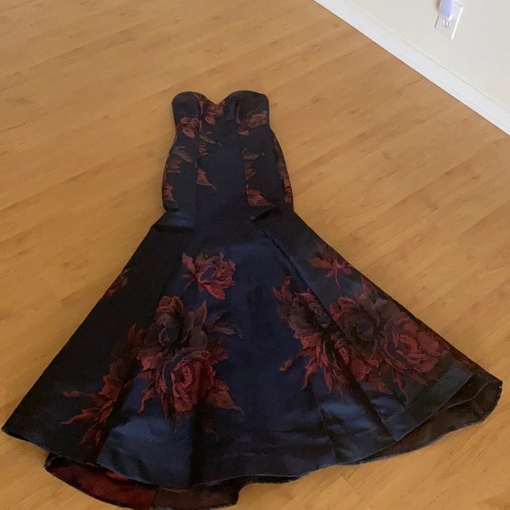 Navy blue/red gown